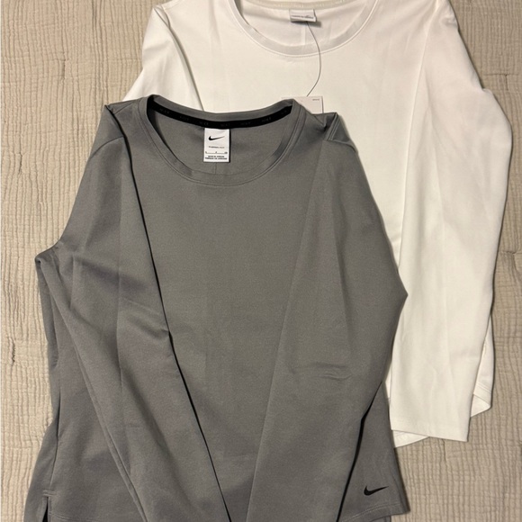 Nike Therma-Fit Long Sleeves in Gray and White - Picture 1 of 4